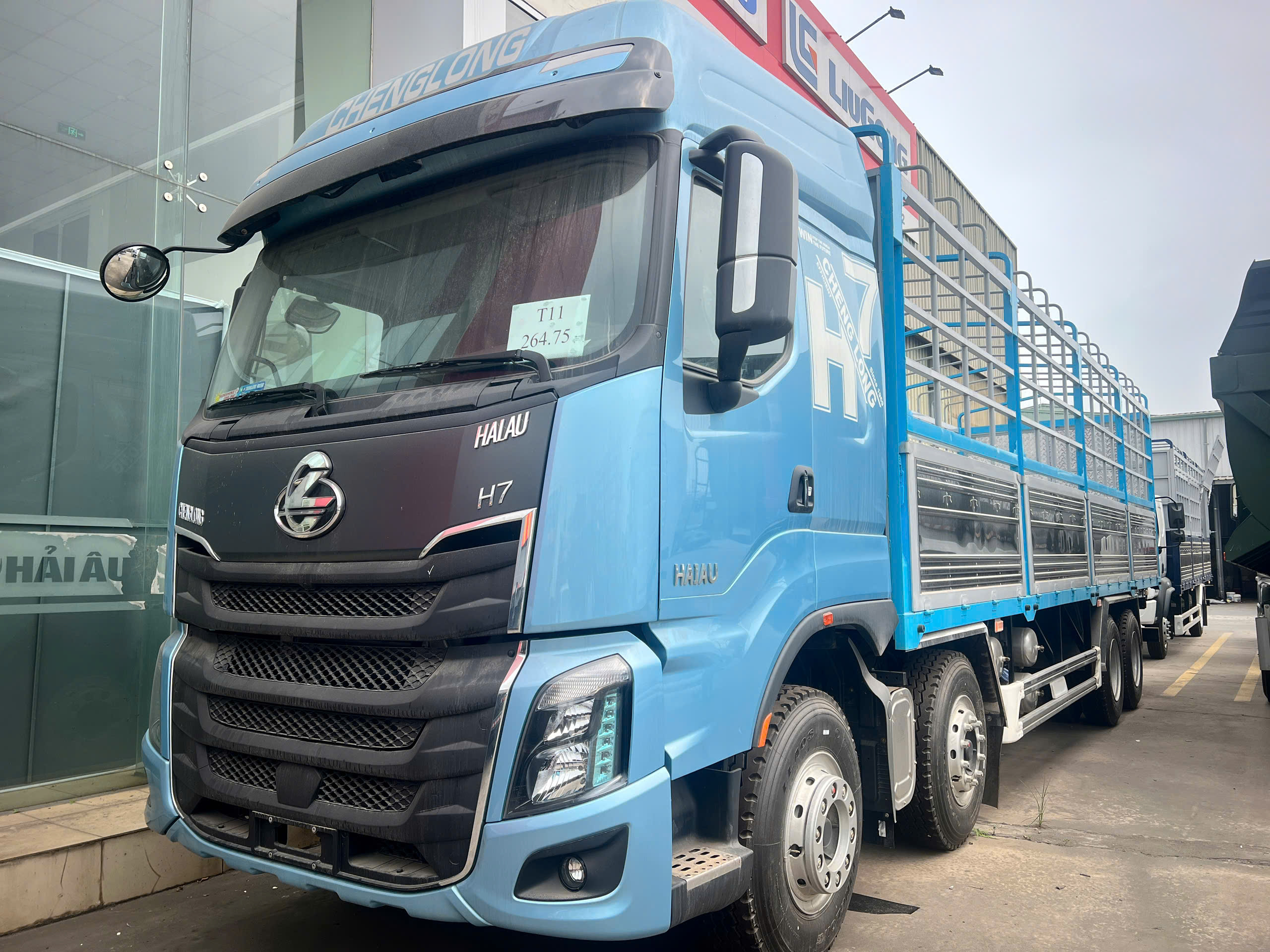 tải thùng 4 chân chenglong 330hp