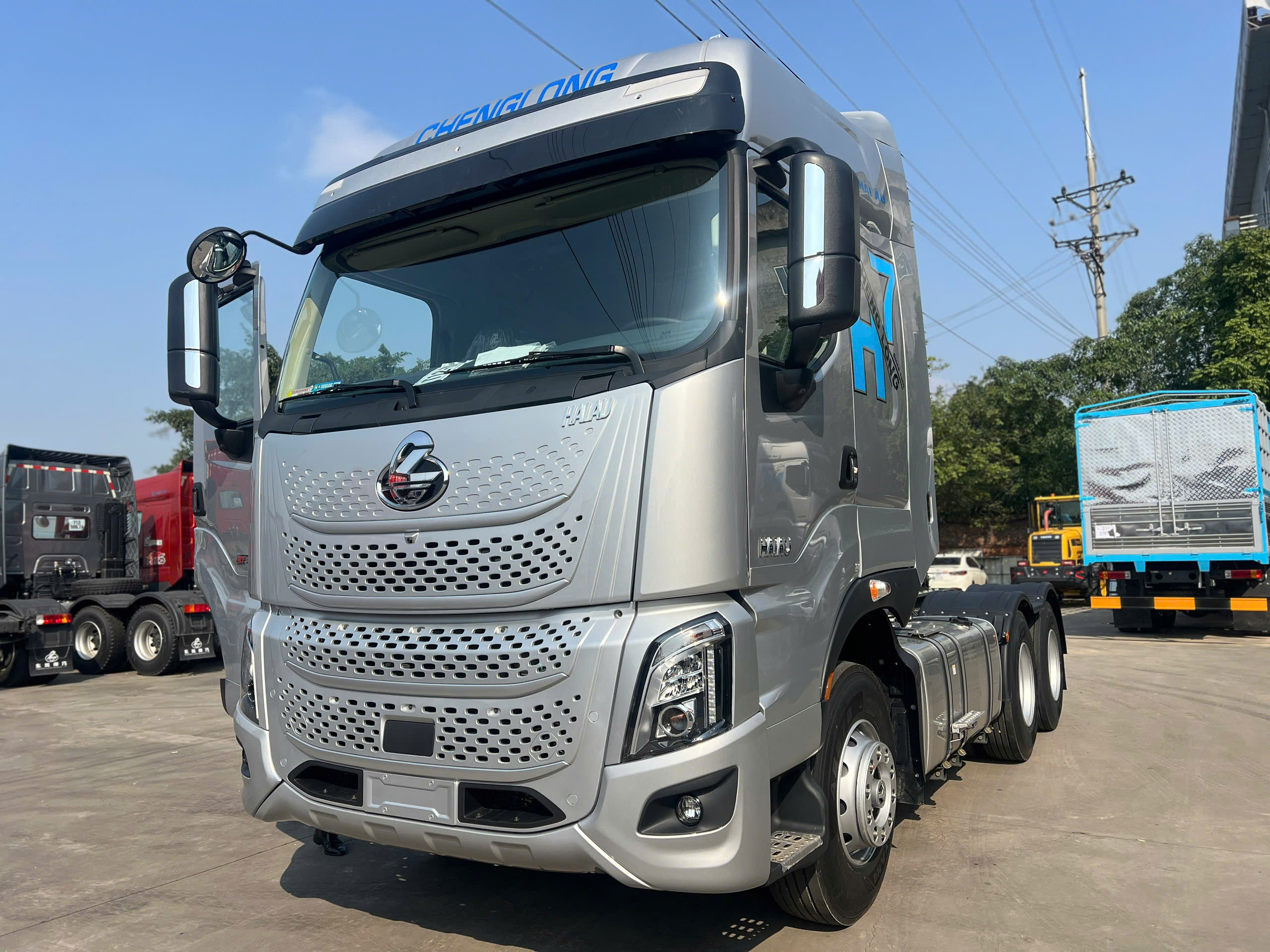 Alternative view of ĐẦU KÉO CHENGLONG H7Pro 450HP