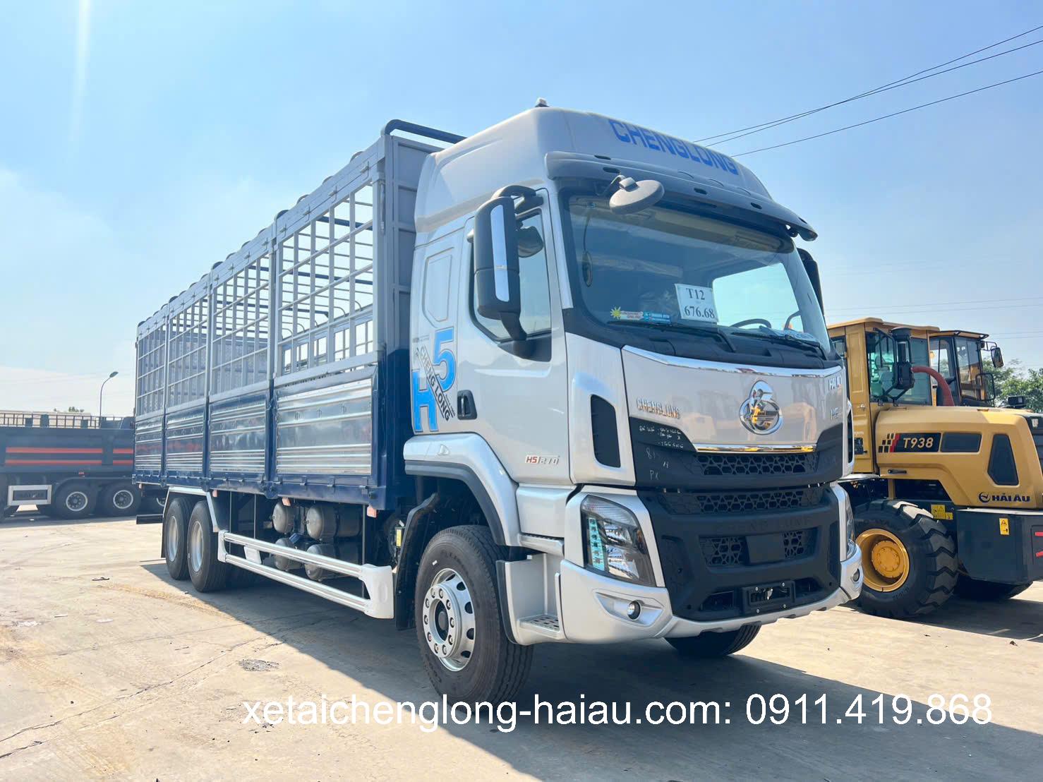 xe tải thùng 3 chân chenglong 270