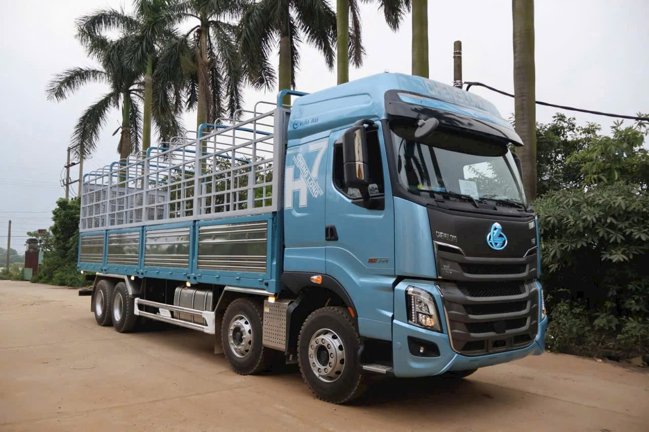 xe tải thùng chenglong 4 chân máy 360