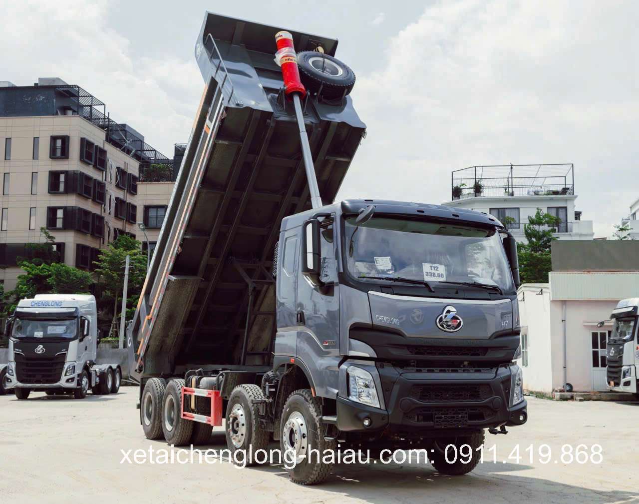Alternative view of XE TẢI BEN CHENGLONG H7 8x4 350HP - THÙNG U - CẦU DẦU