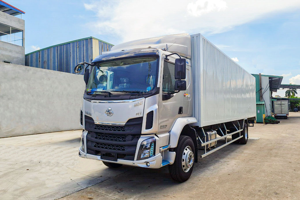 XE TẢI THÙNG CHENGLONG M3 4X2 200HP 4 MÁY (THÙNG KÍN NHẬP KHẨU)